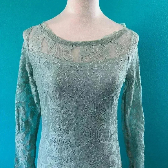NWT Myntra All About You Green Lace Overlay Long Sleeve Midi Dress Size S - Picture 2 of 5